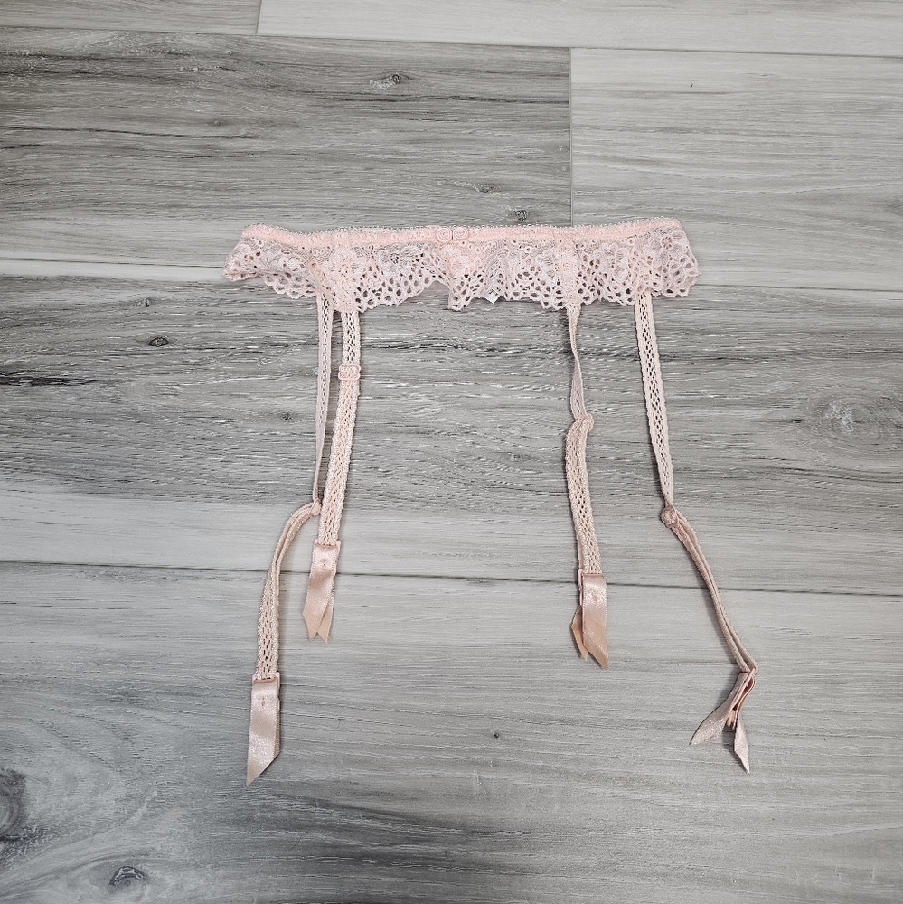 Victorias Secret Garter Belt Sz S-M